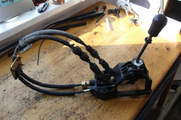 Toyota OE Schaltgestänge OEM E12 1.6 3ZZ HB image 2