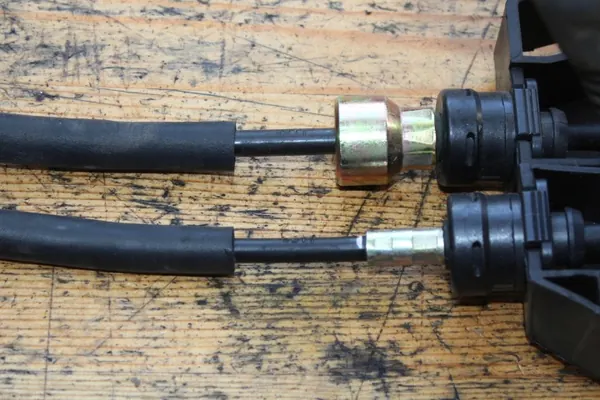 Toyota OE Schaltgestänge OEM E12 1.6 3ZZ HB image 3