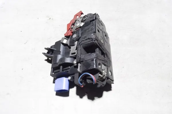 Rechte Vordertürschloss SKODA FABIA II 3B1837016CE image 3