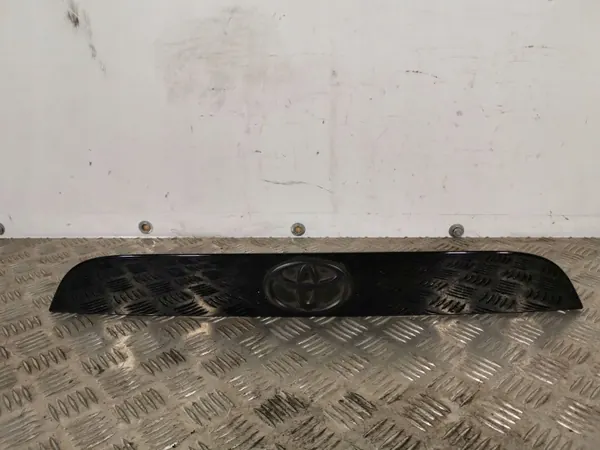 Barra luz matrícula Toyota GT86 OEM C10010069 image 2