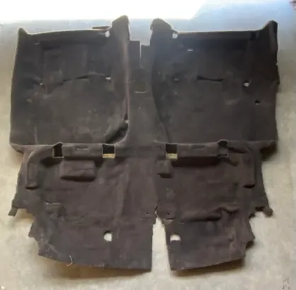 Gebrauchte schwarze Bodenmatte OEM WYKŁADZINA/SDV10555 image 2