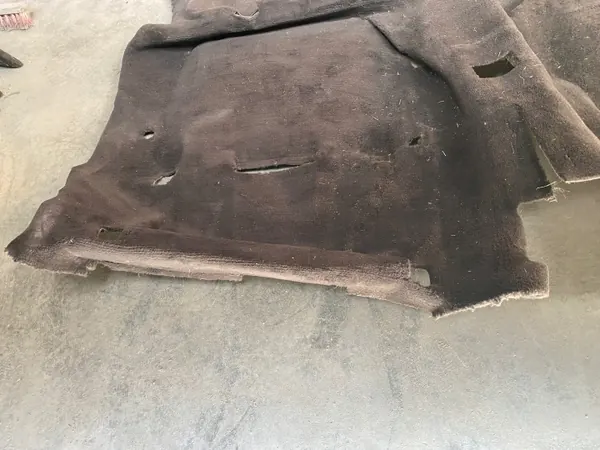 Gebrauchte schwarze Bodenmatte OEM WYKŁADZINA/SDV10555 image 9