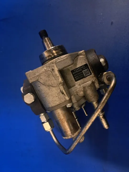 Bomba de inyección OEM 55495425 para Opel 1.6 CDTI image 2
