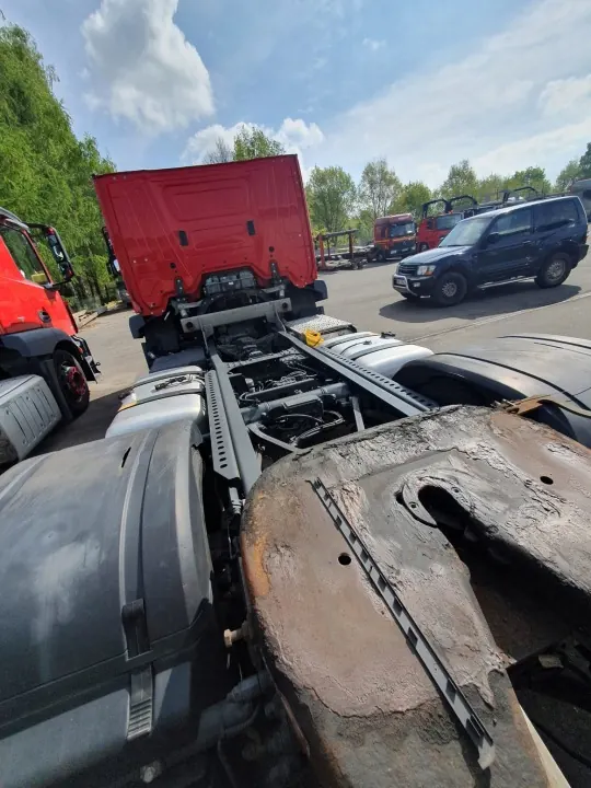 Mercedes-Benz Actros MP4 Cabine Afstandhouder - OE Onderdeel image 10
