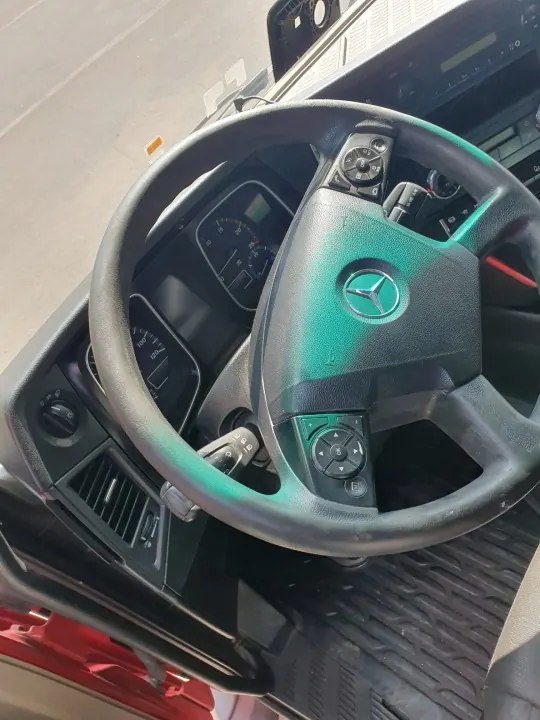 Mercedes-Benz Actros MP4 Cabine Afstandhouder - OE Onderdeel image 3