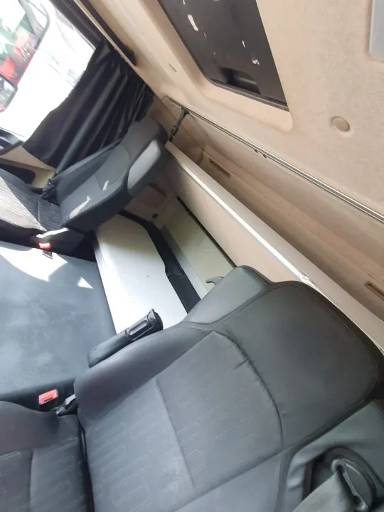 Mercedes-Benz Actros MP4 Cabine Afstandhouder - OE Onderdeel image 4