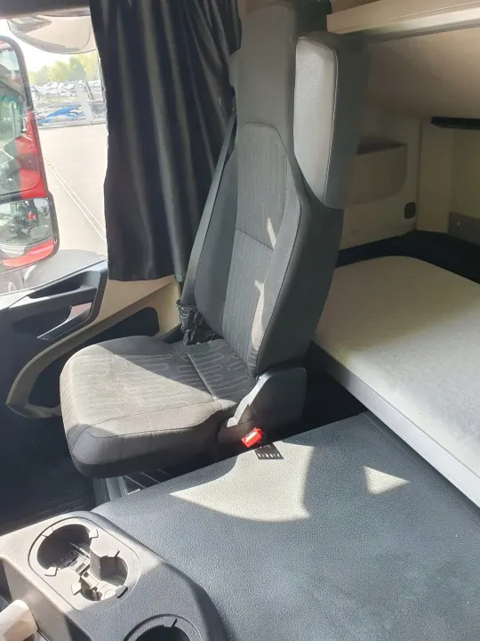 Mercedes-Benz Actros MP4 Cabine Afstandhouder - OE Onderdeel image 6