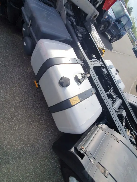Mercedes-Benz Actros MP4 Cabine Afstandhouder - OE Onderdeel image 9