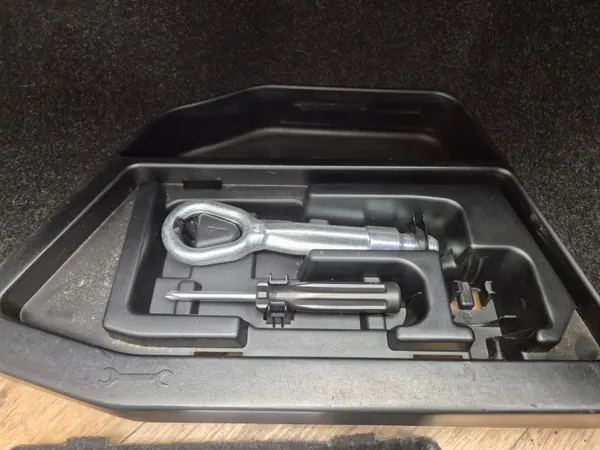 BMW 7284136 Couvercle Batterie Insert Latéral Coffre image 3