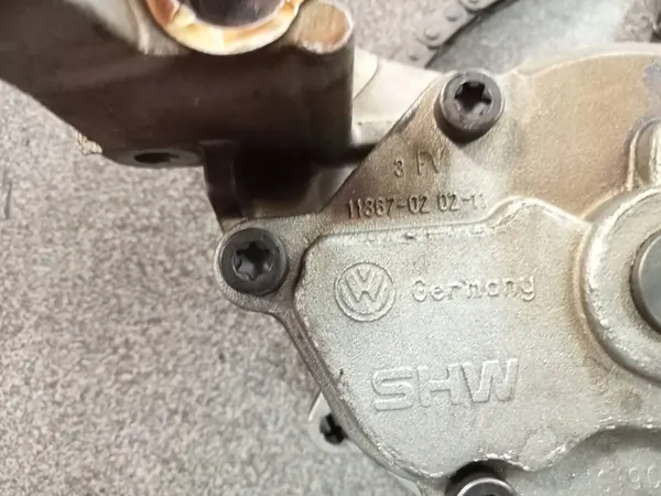 Oljepump VW SEAT SKODA 1.4 TSI CAX image 3