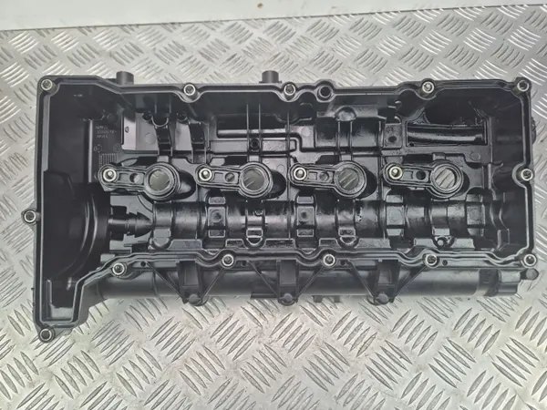 BMW Venttiilikansi OEM 15265812 N47D20C-moottorille image 4