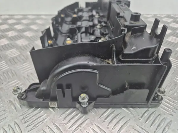BMW Venttiilikansi OEM 15265812 N47D20C-moottorille image 5