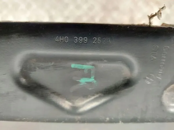 Audi A8 S8 D4 Etuapukehys OEM 4H0399252A image 8