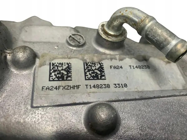 Couver de distribution OEM 13108AA220 avec pompe à huile image 3