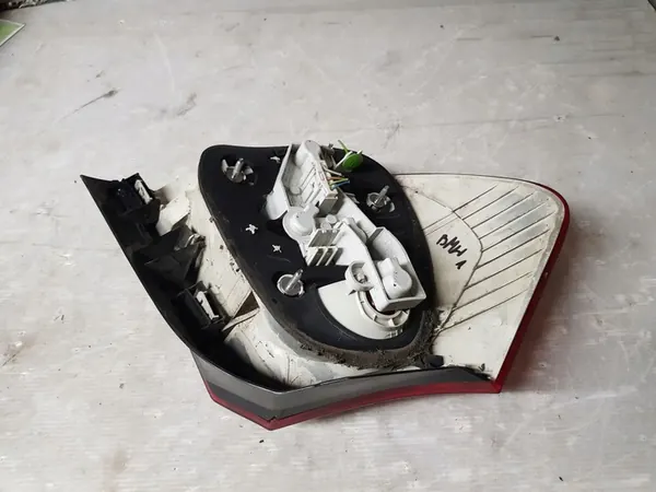 Lámpara Trasera Derecha BMW 1 E81 E87 7164956 OE image 9