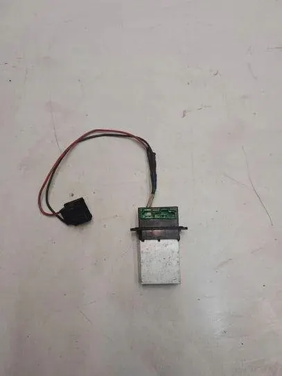 Lämmityspuhaltimen rele OEM T1000948E Renault Scenic II image 2