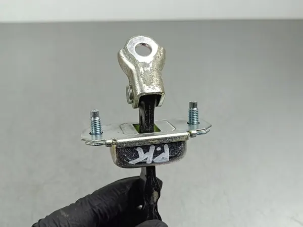 Limitador de porta dianteira Toyota GR 86 2024 OEM FOB54782 image 3