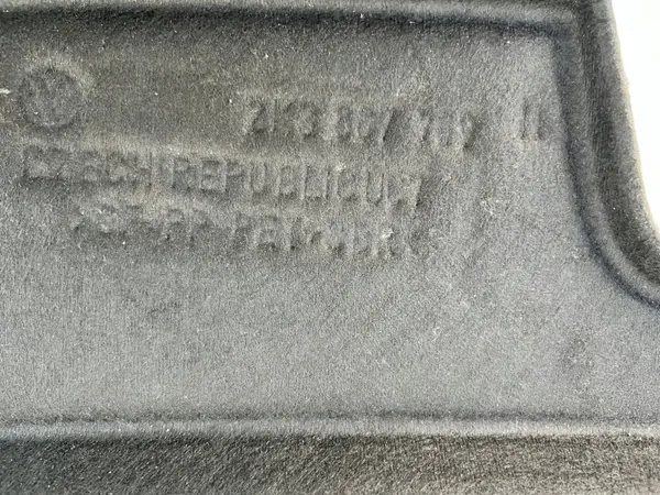 Prateleira de bagagem VW Caddy III OEM 2K3867769 - Usado image 8