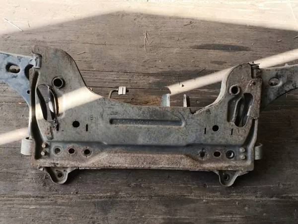 Traverse OEM 01 pour Ford Fiesta MK6 1.4 TDCI image 3