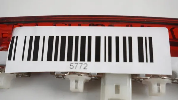 Feu Stop Arrière OEM 360185091 pour Citroen C3 II image 3