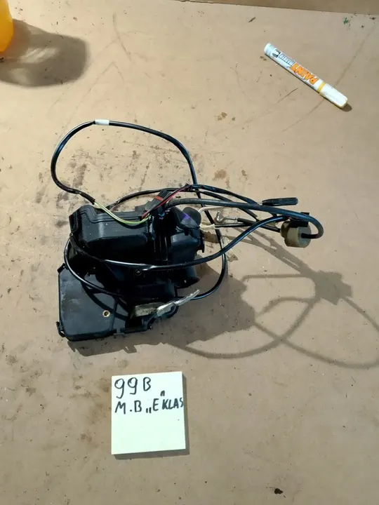 Dörrlås vänster fram Mercedes E-Klass A2117200335 image 2