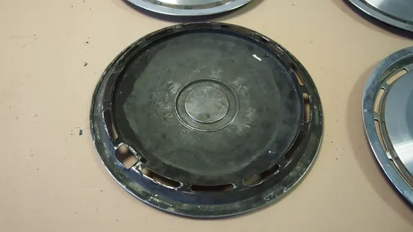 Bouchon en métal BMW e30 e28 e21 1 pièce image 3