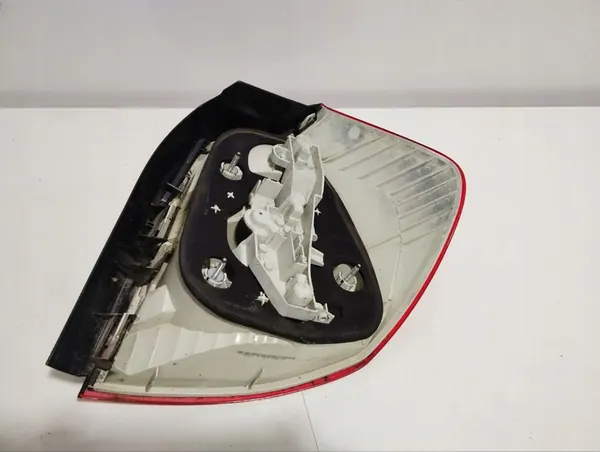 Luz Trasera Izquierda BMW Serie 1 E81 E87 LCI 2007-2011 OEM 7164955 image 2