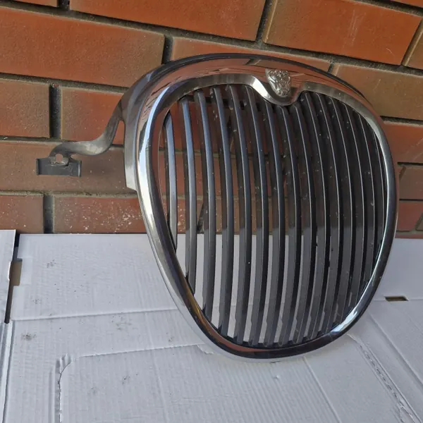 Jaguar S-Type Grill OEM 2R83-8A100-AA - Begagnad image 5