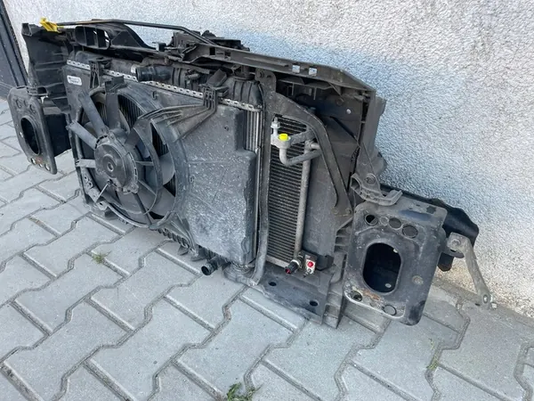 FORD FIESTA MK7 VI MKVII 1.4 Suporte de Radiador Frontal image 10