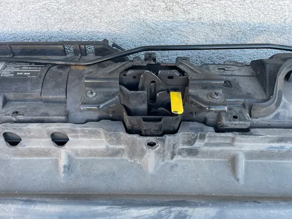 FORD FIESTA MK7 VI MKVII 1.4 Suporte de Radiador Frontal image 6