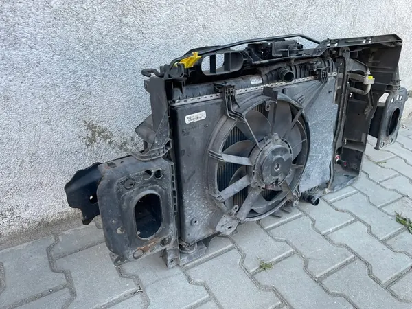 FORD FIESTA MK7 VI MKVII 1.4 Suporte de Radiador Frontal image 9