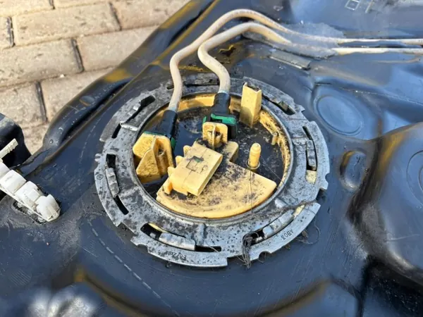 Tanque Diesel Mercedes Classe A W176 OEM A2464702801 image 3