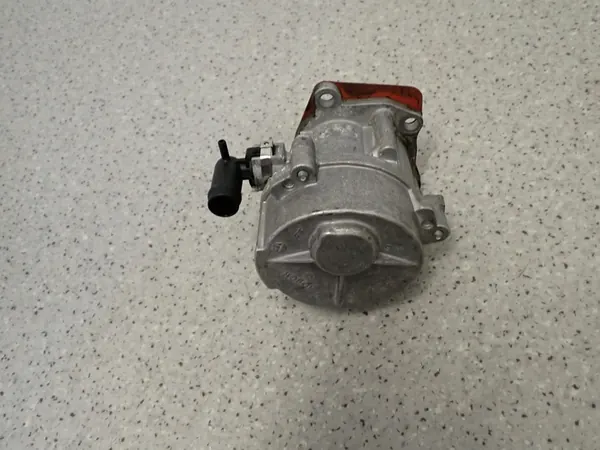 Pompe à carburant Nissan Primera P12 1.9 DCI Diesel image 1