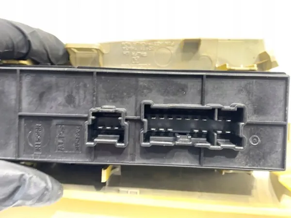 Interruptor de vidro Nissan Juke F15 25401-1KA5E OEM image 4
