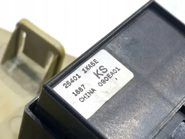 Interruptor de vidro Nissan Juke F15 25401-1KA5E OEM image 5
