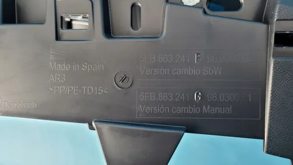 Accoudoir console centrale CUPRA LEON 23r OEM 5FB863241F image 9
