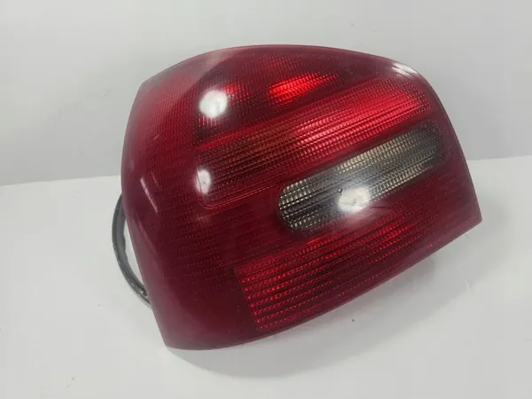 Audi A3 8L Lámpara Trasera Izquierda 8L0945095A image 2