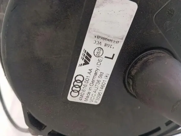 Audi Q7 Bakre luftfjädring OEM 4M0616001AA vänster image 3