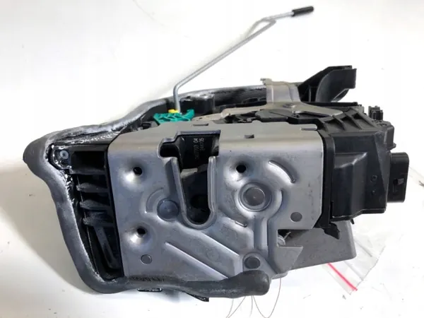 Vänster bakdörrlås BMW G05 SUV 7477703 OEM image 2