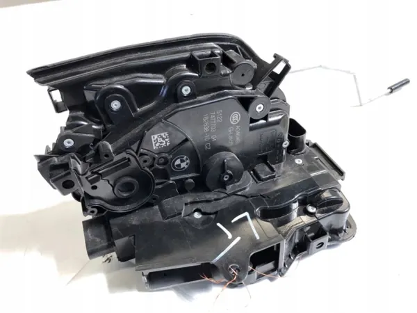 Vänster bakdörrlås BMW G05 SUV 7477703 OEM image 3
