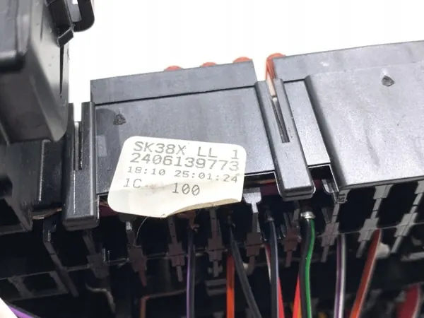 Caixa de fusíveis OEM 5WA937615 para Skoda Octavia IV image 4