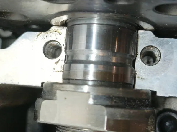 Cabeça do motor BMW OE 7792753 - Usada image 4