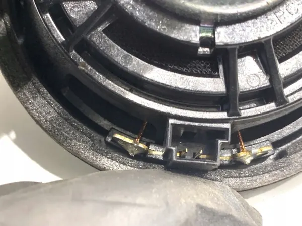 OEM A2468200102 Kaiuttimet Sarja Mercedes CLA:lle 2013-2019 image 3