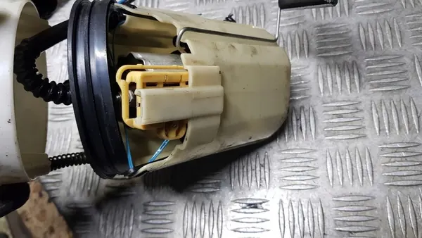 MERCEDES W203 2.2 BRANDSTOFPOMP DRIJVER A2034703394 image 10