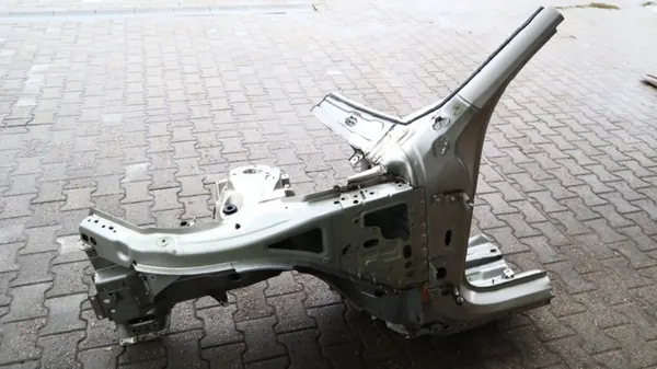 Volvo XC90 II vasen etupuskuri OEM 1184586240 image 4
