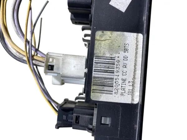 Renault Espace IV vasen etuikkunan kytkinpaneeli OEM 8200519359 image 3