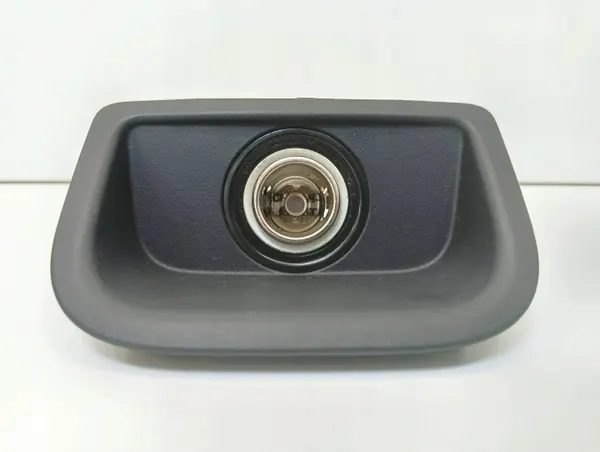 12V cigarettändareuttag Lexus LS430 OEM 5891950010 image 2