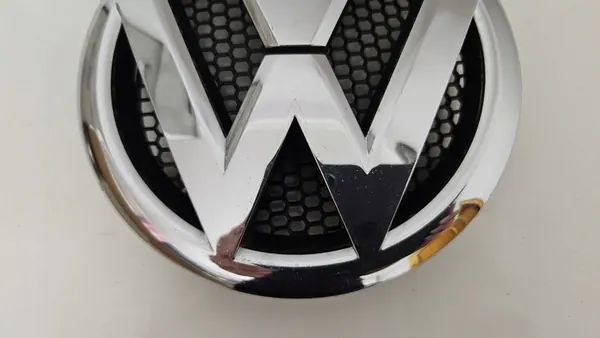 VW Golf Plus Voor Embleem 5K0853601F image 3