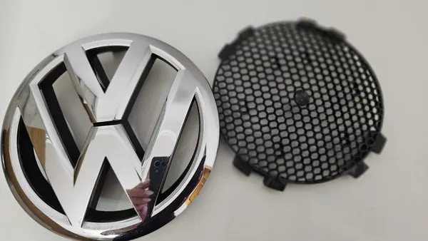 VW Golf Plus Voor Embleem 5K0853601F image 4