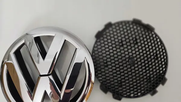 VW Golf Plus Voor Embleem 5K0853601F image 5